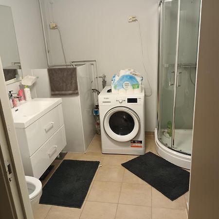 Room For Rent In A Shared Apartment Moss Buitenkant foto