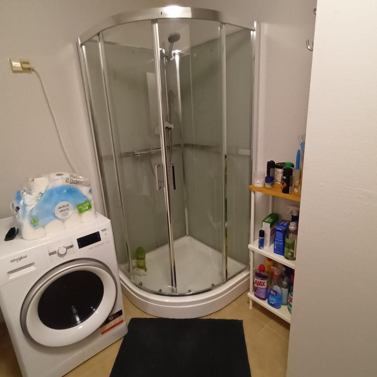 Room For Rent In A Shared Apartment Moss Buitenkant foto